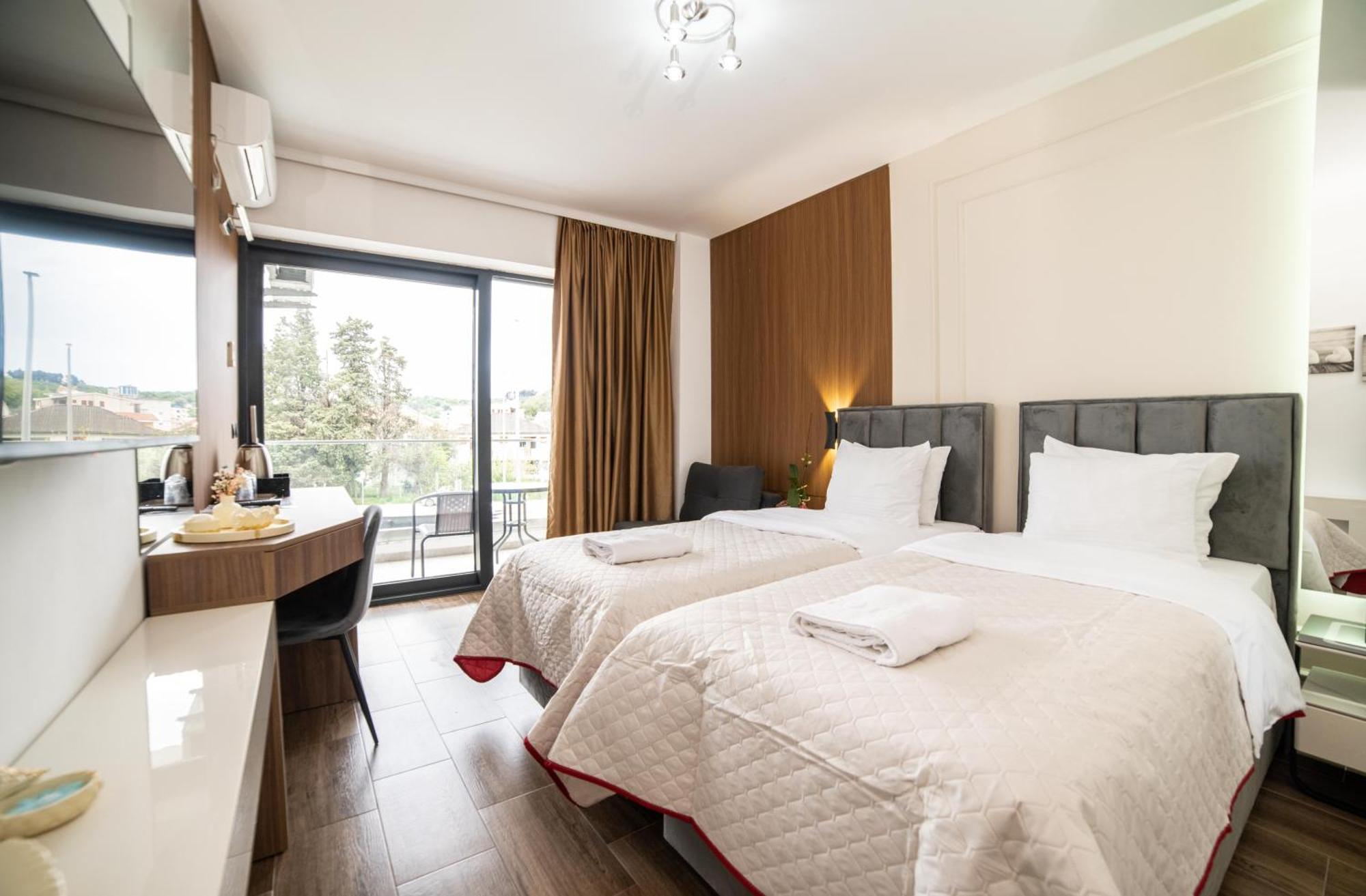 Hotel Lajka Luxury Ulcinj Exteriör bild
